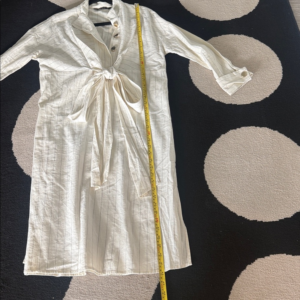 016 Zara Cream & Black Pin-Striped Gold Buttons with Cuffed Sleeves, Stylish - Picture 9 of 10